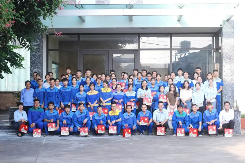 Tập thể cán bộ công nhân viên Thành Phát